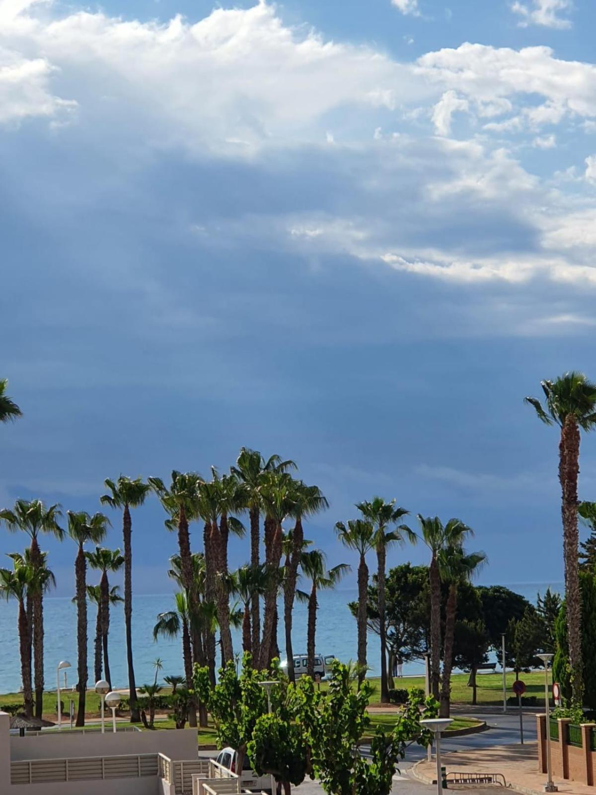 Mondrian Magic World - Sea View First Line Of The Beach Oropesa del Mar Eksteriør billede